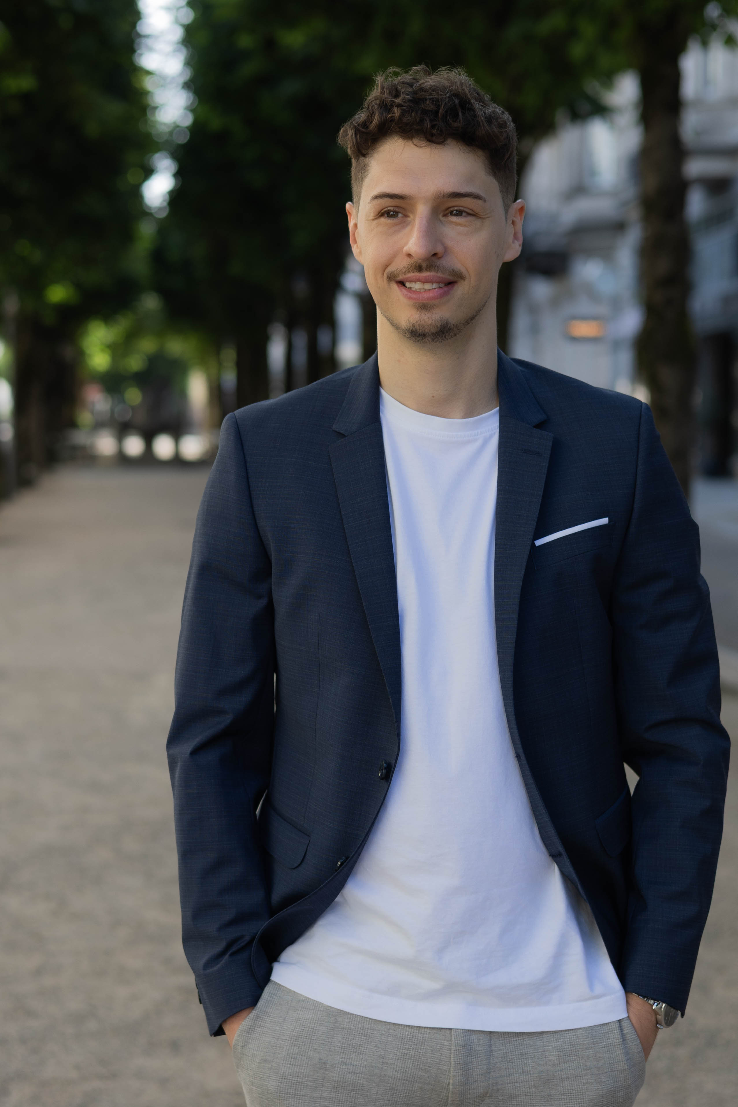Toni Becker – Versicherungsagent Baden-Baden